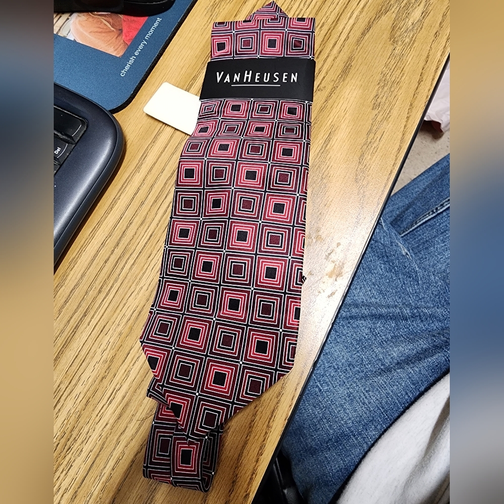 Van Heusen Tie
